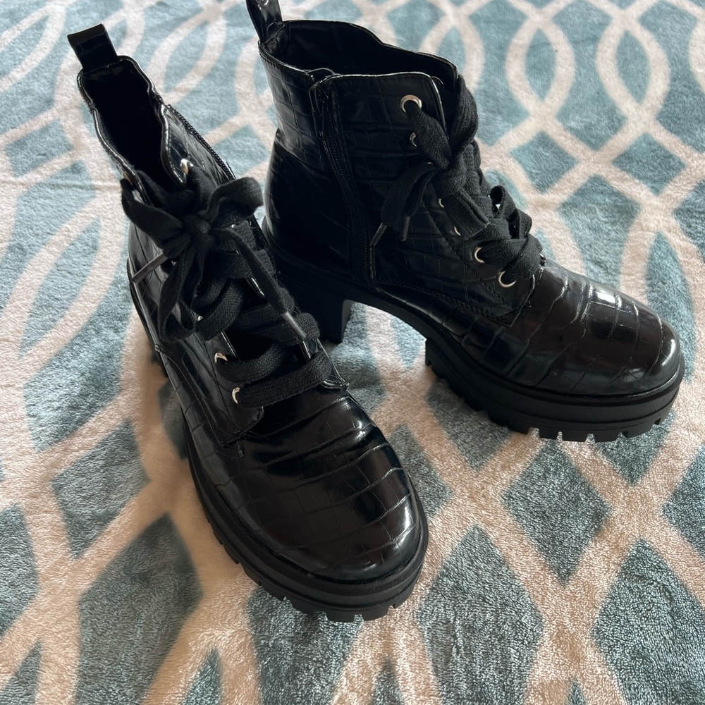 Forever 21 Boots. Size 7.5 Brand New Never Worn